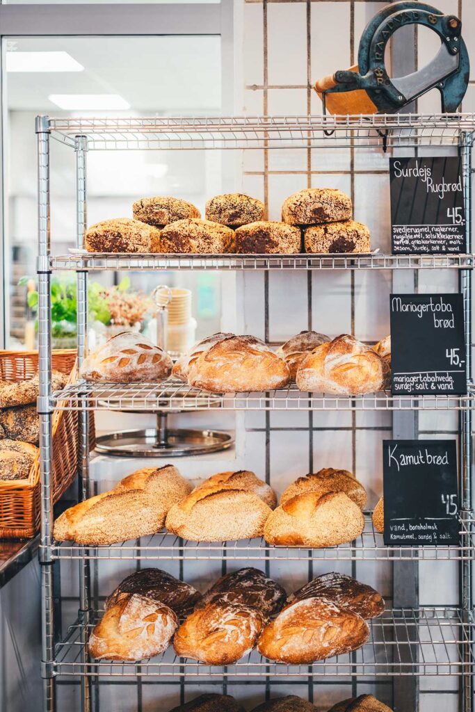 Die Brotauswahl in der Banks Mikrobageri in Holestebro | moeyskitchen.com