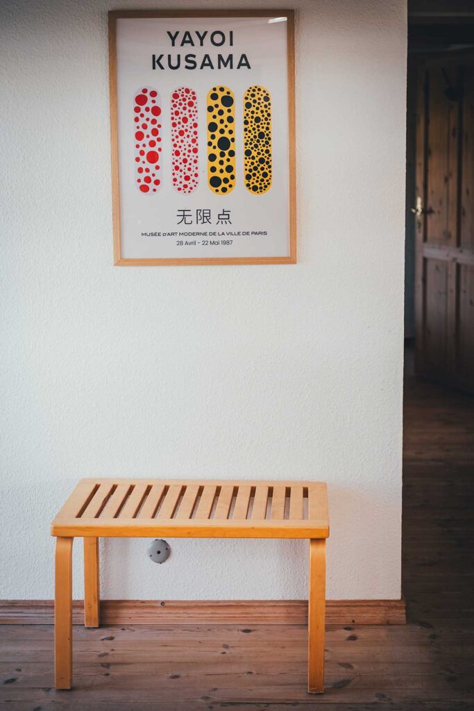 Im Wohnzimmer in unserem Bauernhaus in Fjand Badeby | moeyskitchen.com
